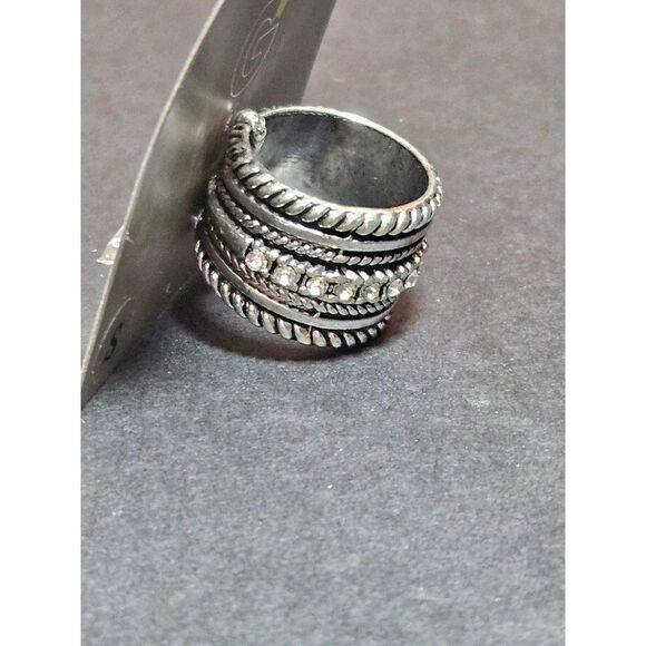 Silver tone rhinestone layered looking ring size 6 - Picture 6 of 7